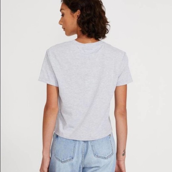 Tommy Hilfiger Short Sleeve Grey Badge Tee XS NWT - Picture 10 of 10